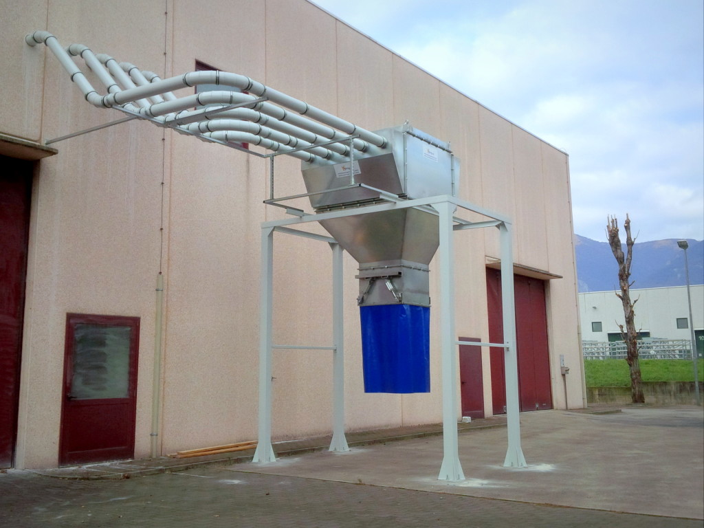 Stazione di scarico con separatore statico su impianto aspirazione rifili
